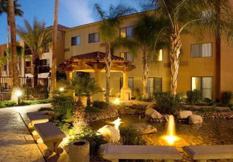 Courtyard By Marriott Tucson Williams Centre Hotell Exteriör bild